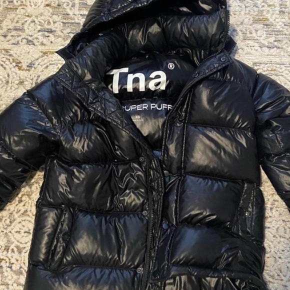 Aritzia super puff in high gloss - Picture 2 of 5